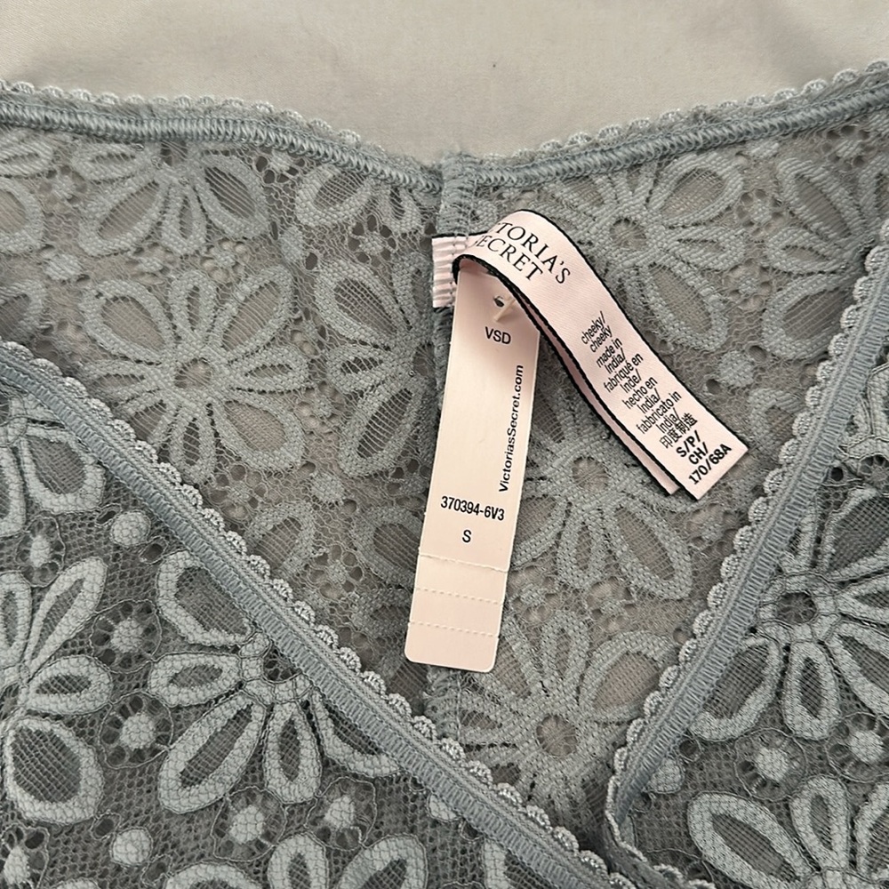 Vs Lace Bundle - image 4